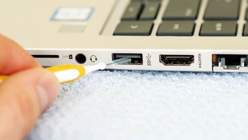 Đầu USB lâu ngày không vệ sinh có thể là nguyên nhân gây ra tình trạng này Đầu USB lâu ngày không vệ sinh có thể là nguyên nhân gây ra tình trạng này
