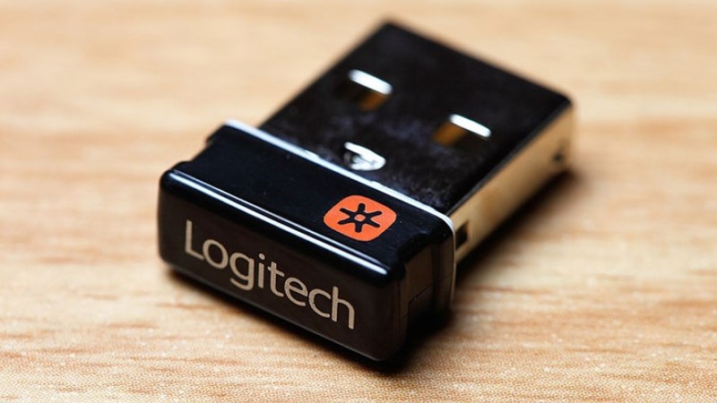 Với Logitech khi mất USB bạn vẫn có thể sử dụng được